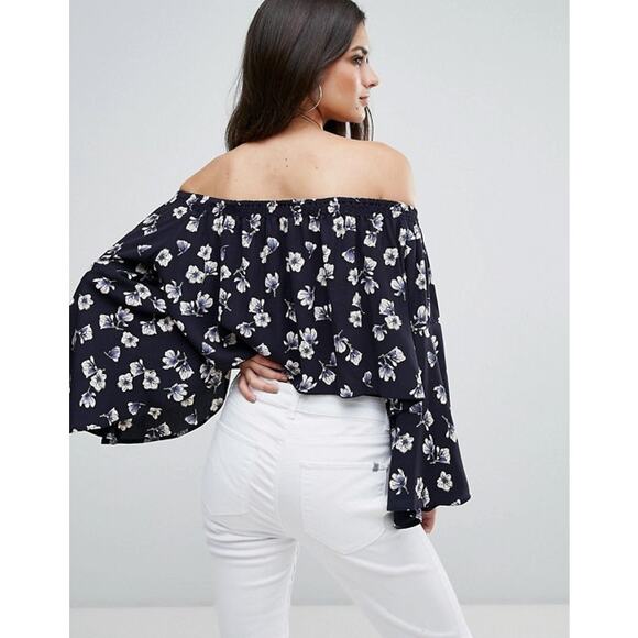 LF Love Floral Bardot Flutter Top Navy Print Size Small New - Picture 2 of 9